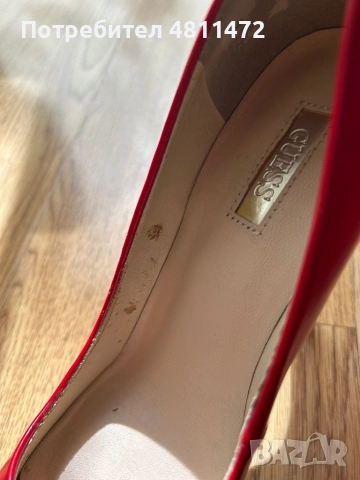 GUESS червени лачени токчета, снимка 6 - Дамски обувки на ток - 54349899