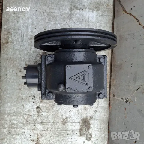 червячен редуктор 1/32, снимка 4 - Електродвигатели - 49848578