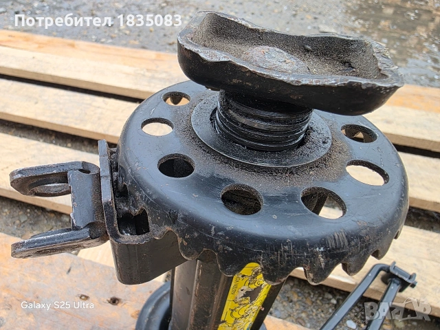 Оригинален крик VW LT / Mercedes Sprinter, снимка 2 - Аксесоари и консумативи - 54031890