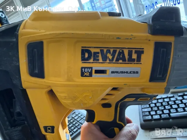 Акумулаторен такер Dewalt DCN 890, снимка 2 - Такери - 56105368