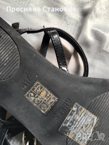 Черни сандали Guess 38, снимка 9 - Сандали - 52041910