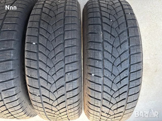 4.бр зимни гуми 215 65 R17, снимка 2 - Гуми и джанти - 49801873