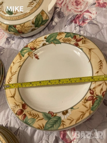 Порцеланов сервиз за хранене от 42 части, снимка 5 - Сервизи - 53195282