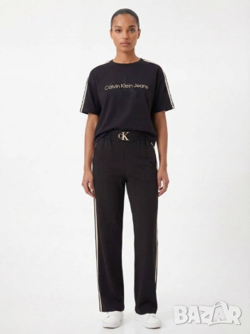 Екип Calvin Klein наличен и в бяло, снимка 2 - Спортни екипи - 53916189