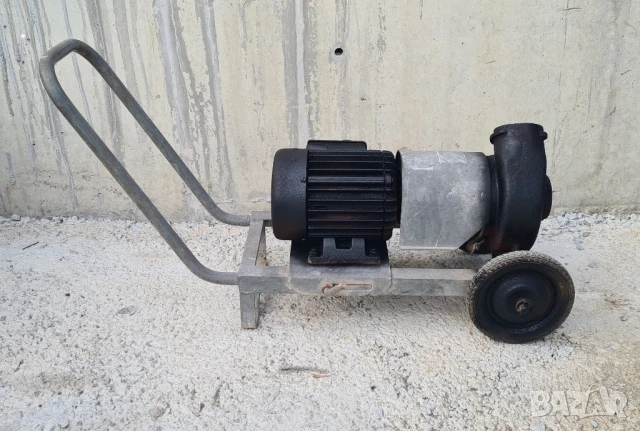 Водна Помпа за вода немска мощна във добро състояние , снимка 2 - Водни помпи - 50670957