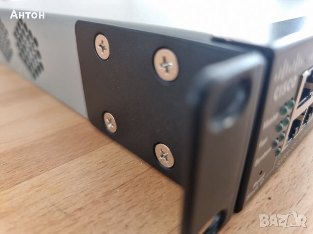 Cisco SG 500-52P 52-port Gigabit POE+ Stackable Managed Switch, снимка 3 - Суичове - 38485597