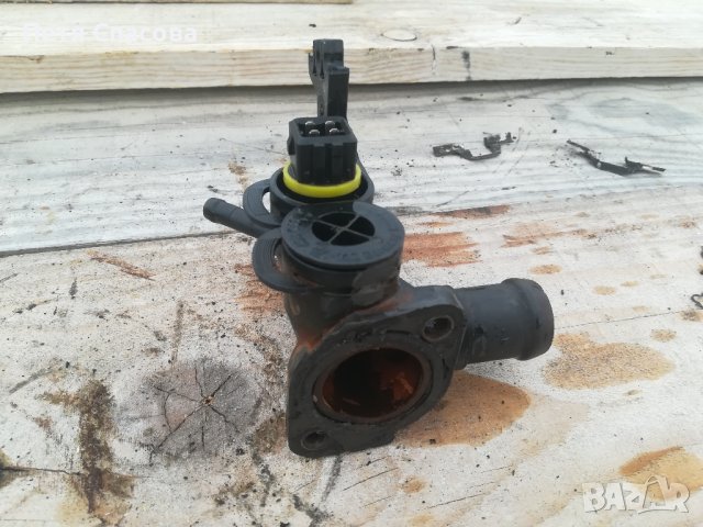 Vw Passat Wagon B3 2.0 1992 Част от охладителната система, Фланец, снимка 5 - Части - 42759080