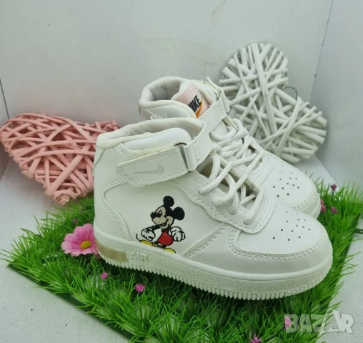 детски светещи обувки nike