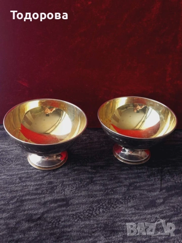 2 бр.Среърни чаши(купи) за десерт или други храни-сребро 800,вътрешна позлата,3 евро на грам