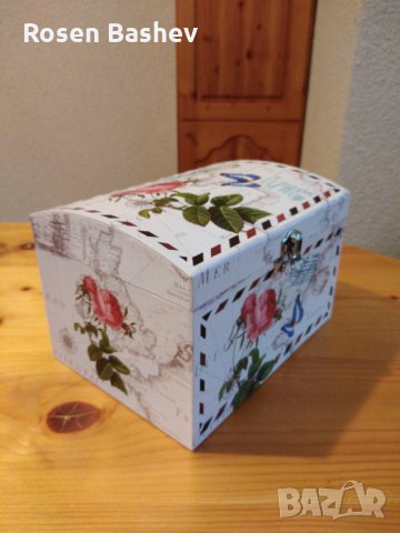 Кутия за гримове и бижута, снимка 3 - Подаръци за жени - 31118793
