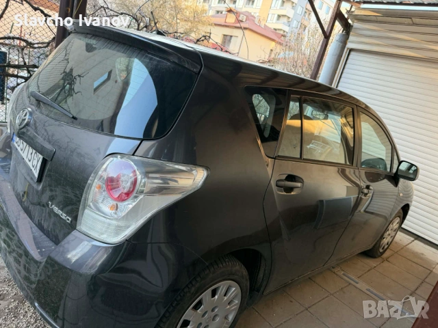 Toyota Verso 2.0 D4D, снимка 6 - Автомобили и джипове - 54008572