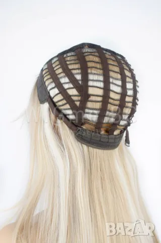 Дълга руса чуплива перука с тъмни корени Дакота, снимка 4 - Аксесоари за коса - 48037975