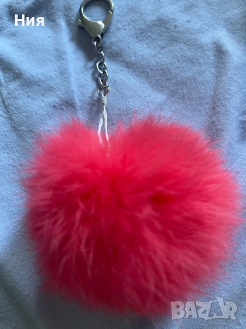 Пухкав аксесоар за чанта