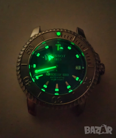 Перфектен Tissot Seastar 1000 automatic Swiss Eta 2824, снимка 8 - Мъжки - 53301888