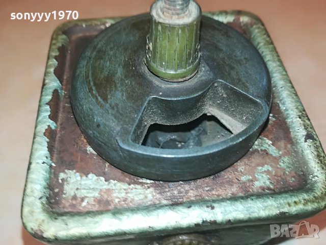 IAV RESITA-МЕТАЛНА РЕТРО МЕЛНИЦА ВНОС ХОЛАНДИЯ 2509221634, снимка 14 - Антикварни и старинни предмети - 38113150