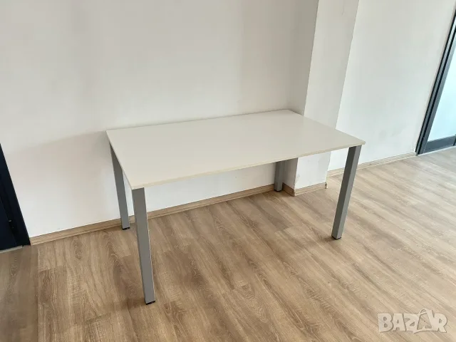 Офис бюра с метална конструкция – 100×60 и 140×80 см – голямо количество