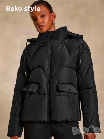 Късо зимно яке с качулка