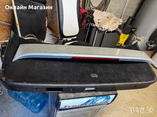 Заден стоп за капак и кора за W203