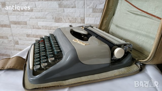 Стара пишеща машина CONSUL 232  - Made in Czechoslovakia - 1962 година, снимка 5 - Антикварни и старинни предмети - 35140849