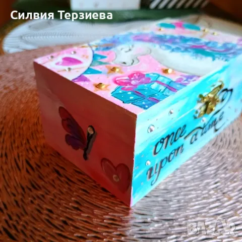 Ръчно изработена дървена кутия Once upon a time , снимка 3 - Декорация за дома - 50287599