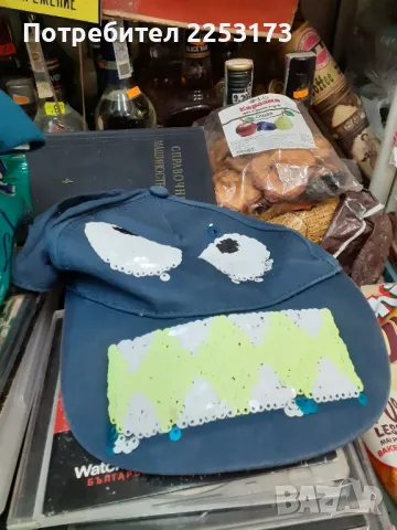 Запазени и нови шапки