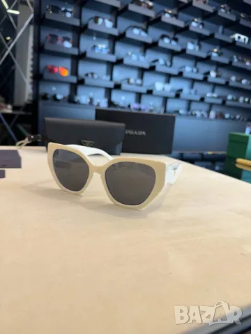 очила с черен обикновен калъф prada gucci , снимка 7 - Слънчеви и диоптрични очила - 50415792