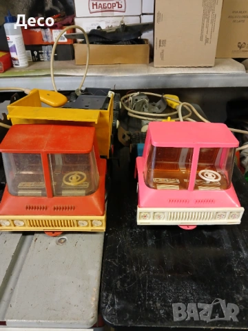 Стари руски играчки за ремонт.