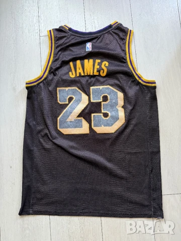 LA Lakers LeBron James #23 Nike Wish NBA Swingman фланелка - Размер: 48, снимка 2 - Баскетбол - 50872771