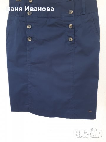 Тъмно синя спортна пола на Tommy Hilfiger, снимка 2 - Поли - 29720275