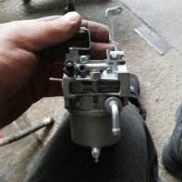 Карбуратор briggs and stratton , снимка 1 - Градинска техника - 40729587