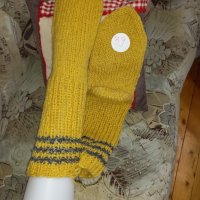 Ръчно плетени дамски чорапи 100% вълна, снимка 5 - Дамски чорапи - 35076776