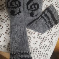 Ръчно плетени дамски чорапи , снимка 1 - Дамски чорапи - 31568939