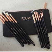 030 нов сет четки за грим Зоева 12бр с чантичка кафяво Zoeva brush set, снимка 1 - Други услуги - 42879561