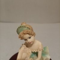 Много красива рядка Винтаж фигурка статуетка на балерина от порцеланова смола., снимка 14 - Статуетки - 44452359