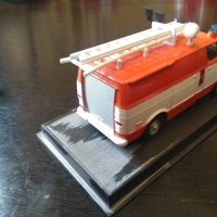 Макети на различни модели пожарни коли (Обява 1), снимка 8 - Колекции - 31589104
