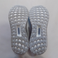 нови маратонки adidas ultraboost 007 bond оригинални мъжки 42 26.5 см, снимка 11 - Спортни обувки - 44590185