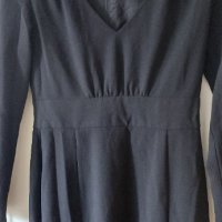 Къса черна рокля НМ с дълъг ръкав , снимка 1 - Рокли - 38568152