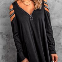 Дамска блуза в черно с дълъг ръкав и деколте с цип, снимка 2 - Блузи с дълъг ръкав и пуловери - 44382621