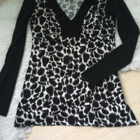 Страхотна блуза М размер, снимка 1 - Блузи с дълъг ръкав и пуловери - 31802897
