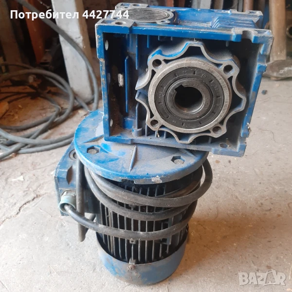 Мотор-редуктор 1-- 50 оборо, снимка 1