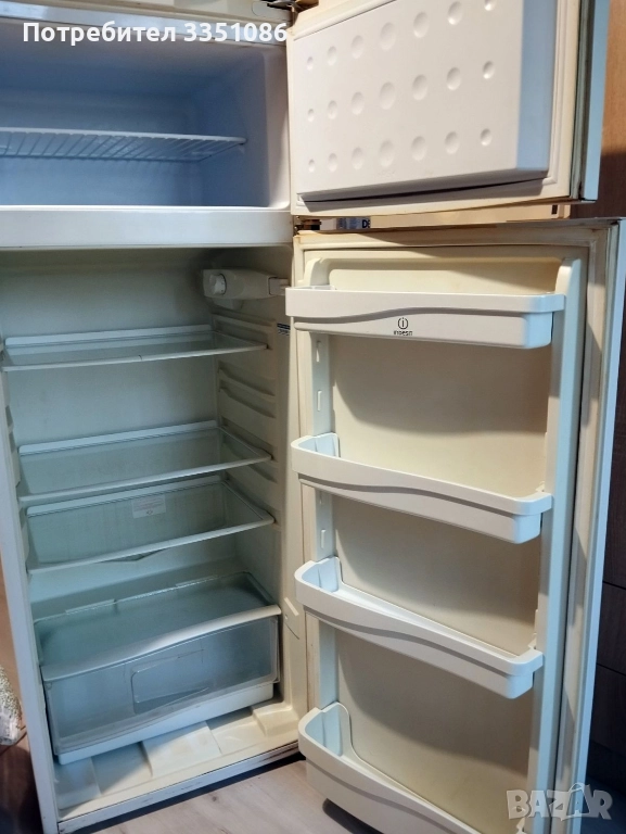 Продавам хладилник indesit, снимка 1