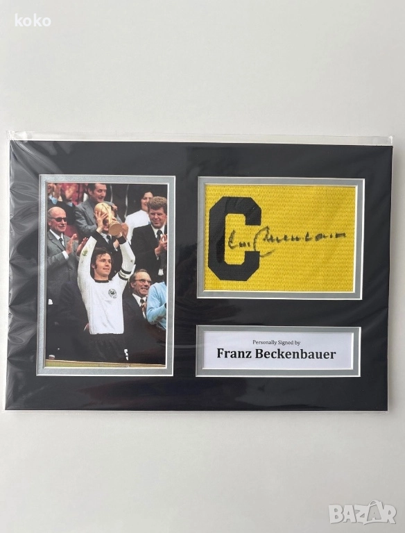 Подписана капитанска лента от Franz Beckenbauer, снимка 1