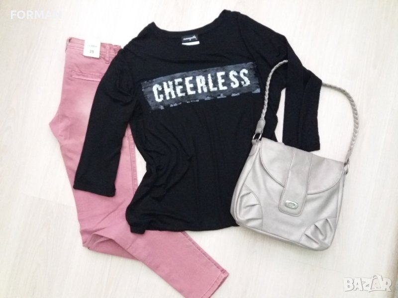 Черна блуза трико със сребристи обръщащи се пайети, снимка 1