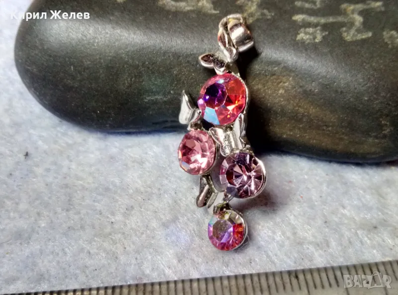 ИЗЯЩЕН АРТИСТИЧЕН ФЕШЪН АРТ МЕДАЛЬОН с БЯЛА ПОЗЛАТА и БЛЕСТЯЩИ ФАСЕТИРАНИ КАМЪНИ АМЕТИСТ 38930, снимка 1