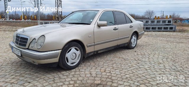 Mercedes-Benz E 220 D, снимка 1 - Автомобили и джипове - 44370185