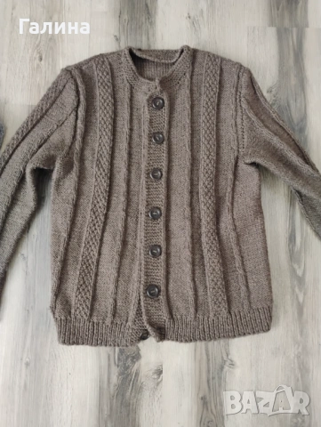 Две жилетки   ръчно плетиво, снимка 2 - Жилетки - 52775889