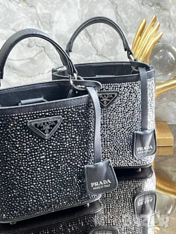 чанти с камъни prada 
