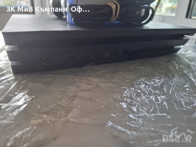 Видеоконзола Playstation 4 PRO 1TB + 2 джойстика + 1 игра, снимка 2 - PlayStation конзоли - 56162288