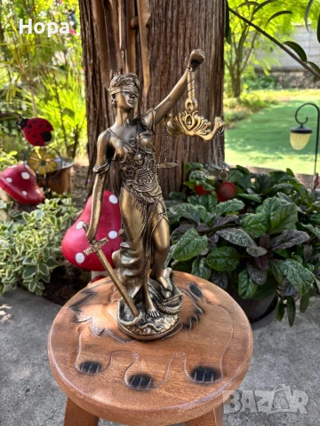 Статуетка Темида - Богинята на правосъдието , снимка 4 - Статуетки - 47939367