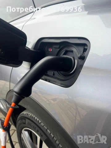 Peugeot 3008 1.6 Plug-in Hybrid 224 к.с.Автомат LED Navi Keyles, снимка 12 - Автомобили и джипове - 53888763